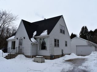 W1660 Smies Rd, Oostburg, WI 53070