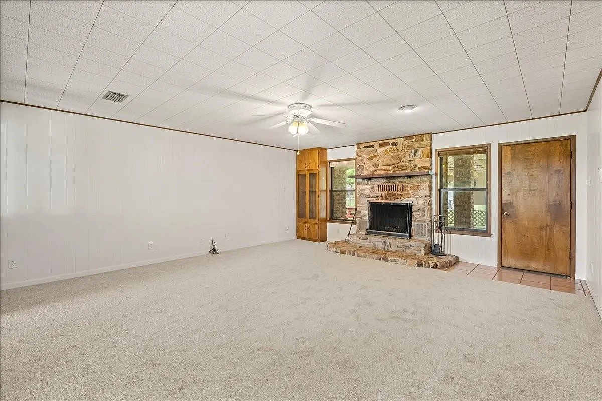 3 bed, 3.0 bath, 1344 sqft, $2,000 — Photo 3