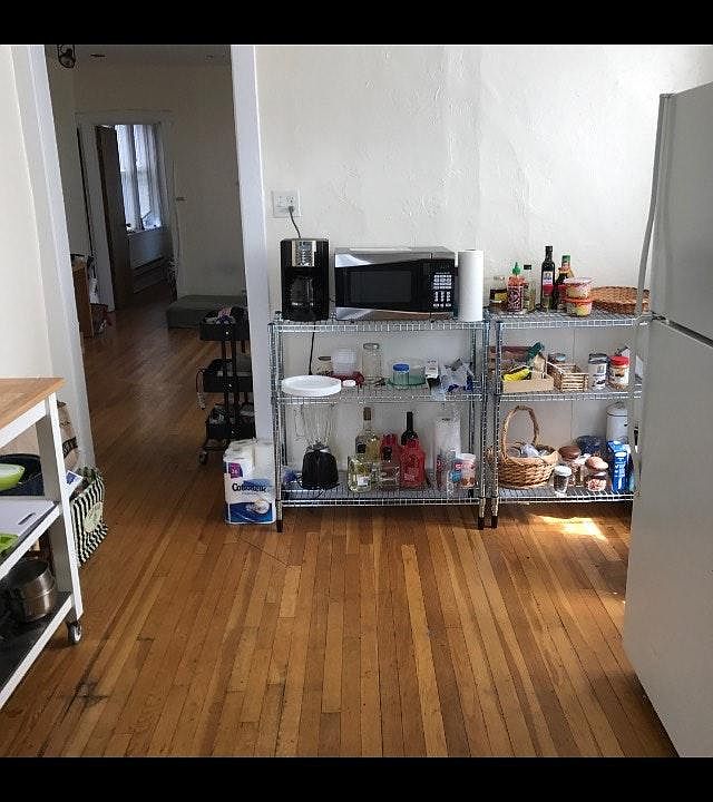 1st image of 1511 W Bryn Mawr Ave APT 2F