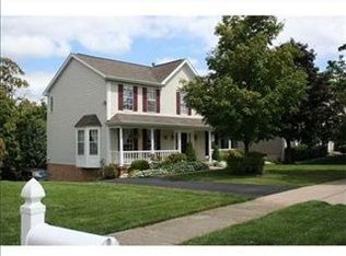 306 Indian Ridge Dr, Coraopolis, PA 15108