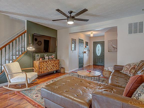 4th image of 934 Brookwood Dr