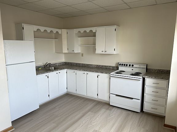 2nd image of 547-549 Lincoln Ave #6