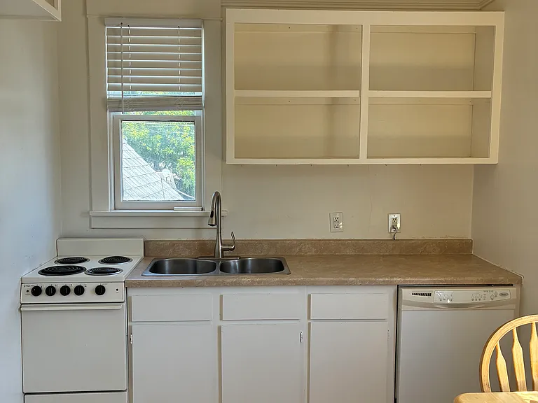 1216 W State St #5 — Photo 12