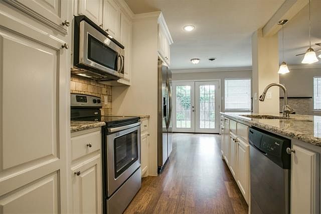 1st image of 2713 Hollywood Dr