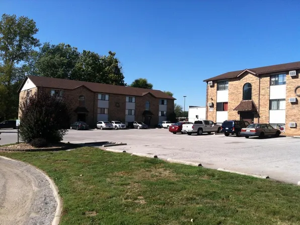 631 Vicksburg Dr APT J, Belleville, IL 62221