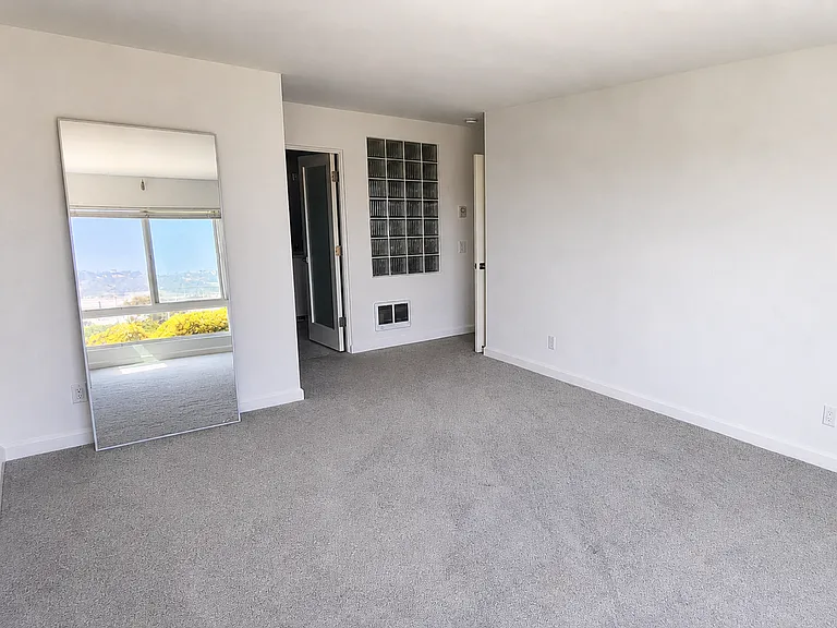 315 Longden Ln — Photo 17