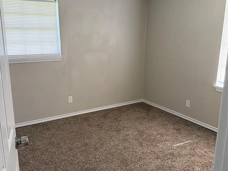 3203 Cliffdale St — Photo 19