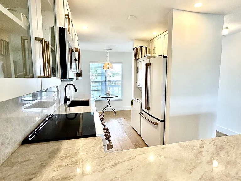 1030 Silk Oak Ter #203 — Photo 4