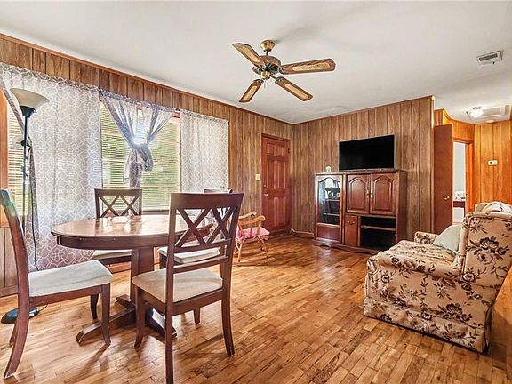 4th image of 3944 Fairburn Rd