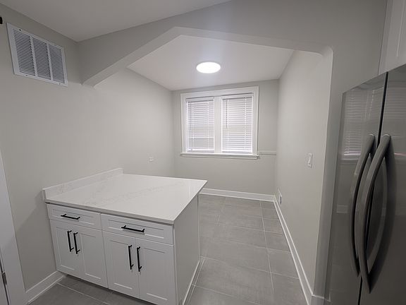 3rd image of 5801 N Richmond St #1