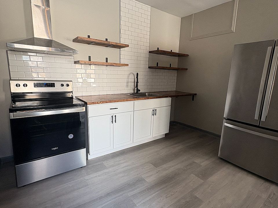 2nd image of 4031 Wesson St #108