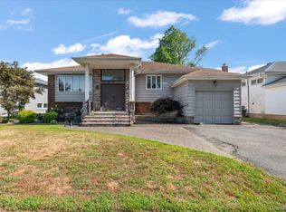 844 Flanders Drive, Valley Stream, NY 11581