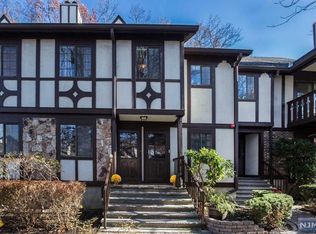 3913 Melville Ct, Mahwah, NJ 07430