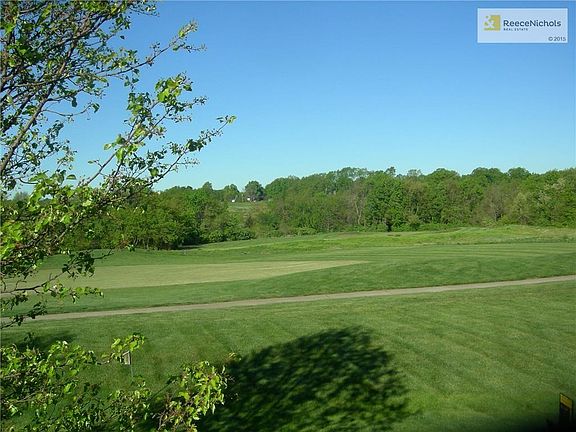 3rd image of 2904 S Brentwood Ct