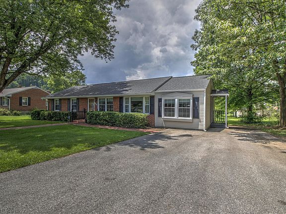 2nd image of 3747 Fairburn Dr