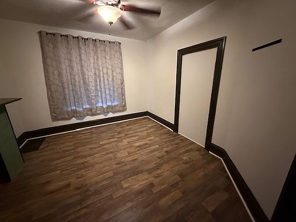 3rd image of 1512 Superior Ave Floor 2