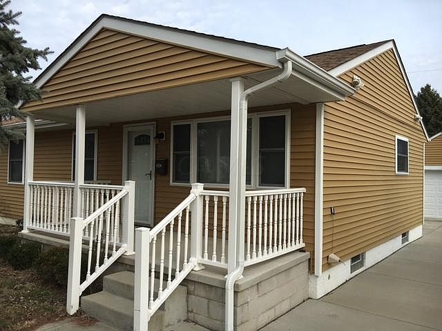 1st image of 872 Erickson Ave