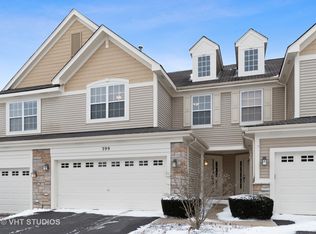 399 Vaughn Cir, Aurora, IL 60502