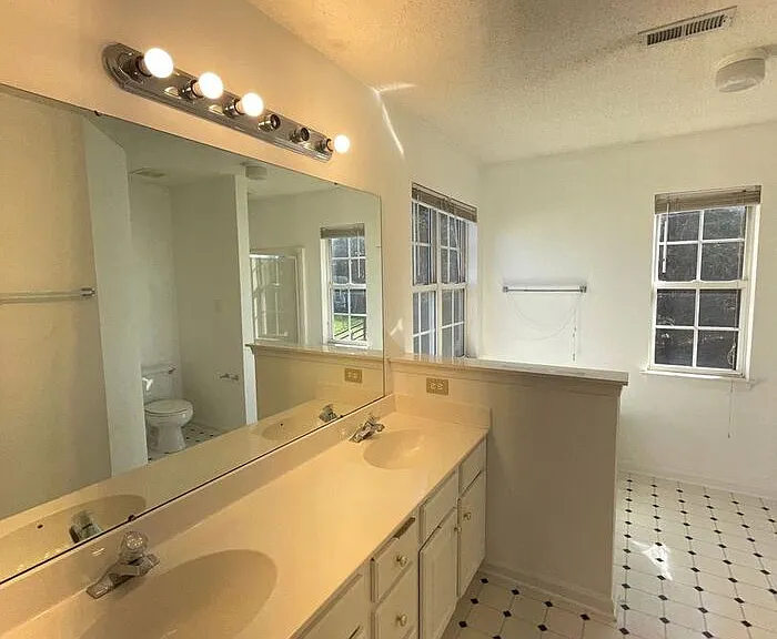 10218 Ridgewell Ct — Photo 11
