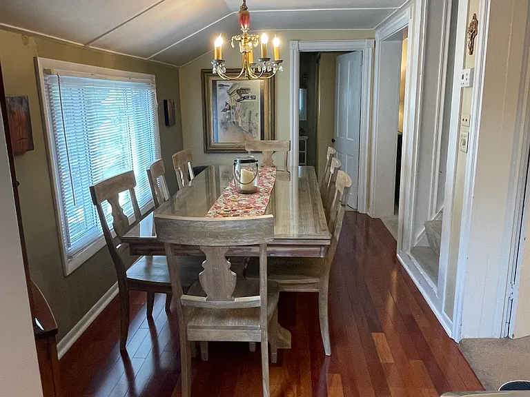 212 Traverse St — Photo 8