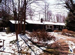9076 W Mountain View Dr, Chardon, OH 44024