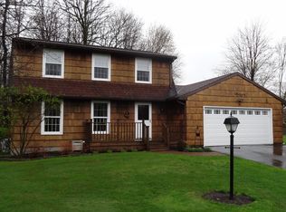 31 Sunderland Trl, Rochester, NY 14624