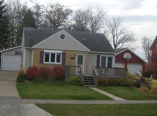 208 3rd St SW, Stewartville, MN 55976