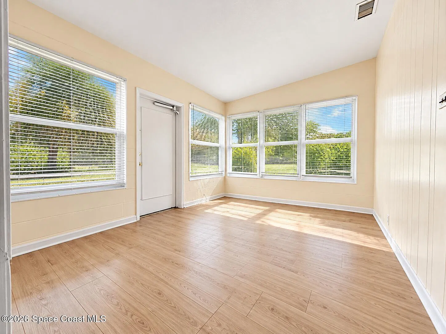 3 bed, 1.5 bath, 1260 sqft, $1,800 — Photo 3