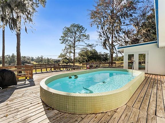 4th image of 2737 SW 4th Pl