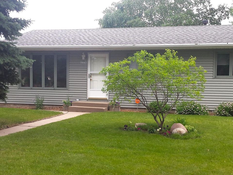 1st image of 1442 12th Ave N