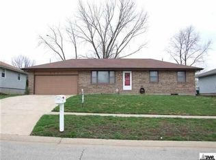 2121 SE 34th Ter, Topeka, KS 66605