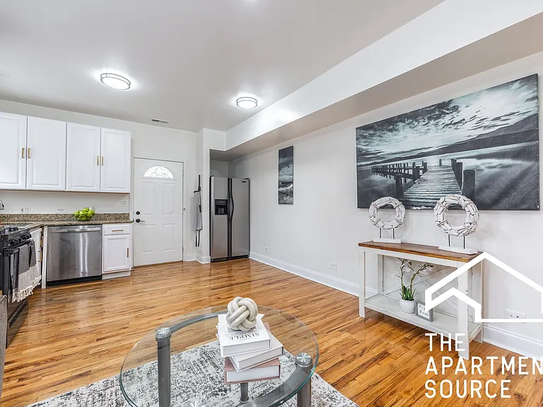 3849 W Ainslie St #1 — Photo 6