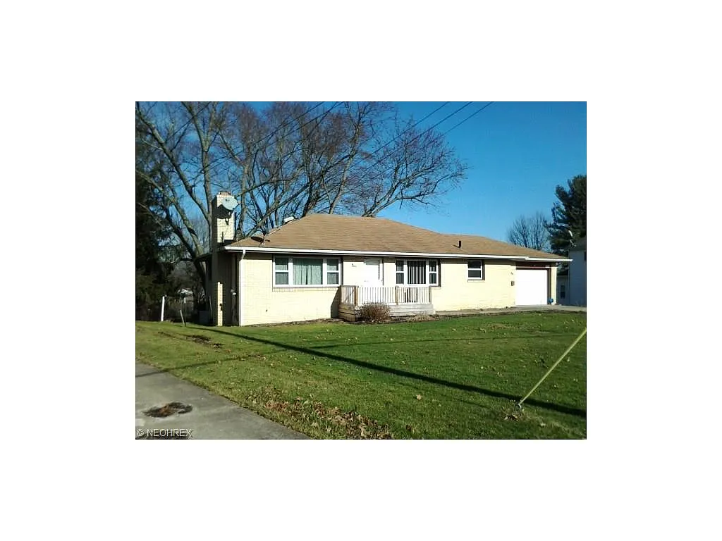 2613 Rexford Rd photo 1