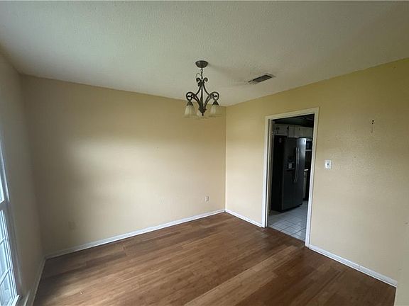 3rd image of 3873 Birchfield Dr