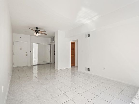2nd image of 318 38th St APT 204