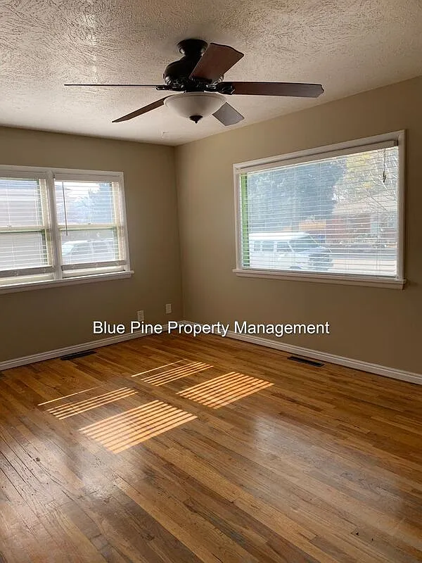 4 bed, 1.0 bath, 1440 sqft, $1,700 — Photo 3