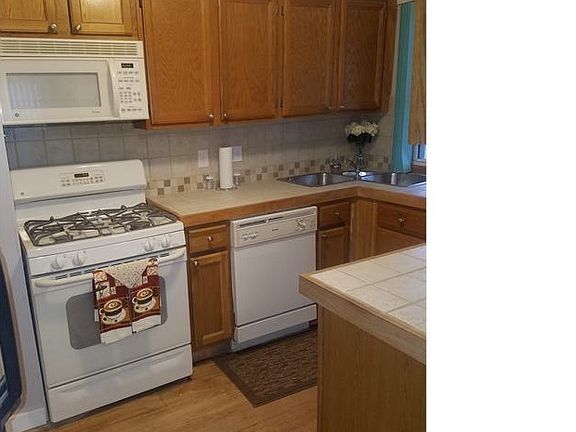 3rd image of 1923 Bainbridge Dr