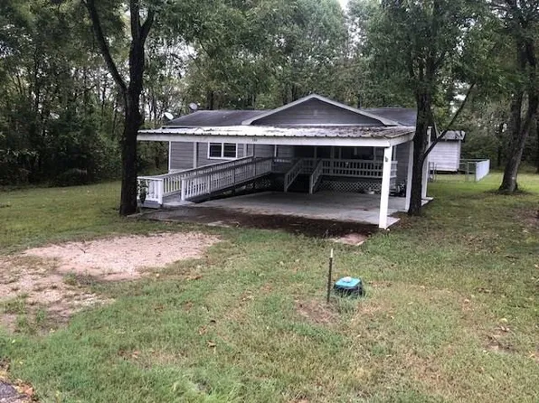 202 New Cove Dr, Livingston, TX 77351