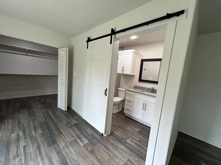 1029 N Water St — Photo 18