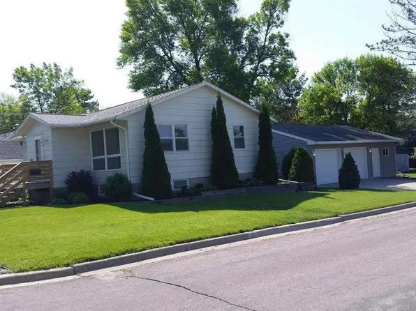 700 9th Ave NE, Waseca, MN 56093