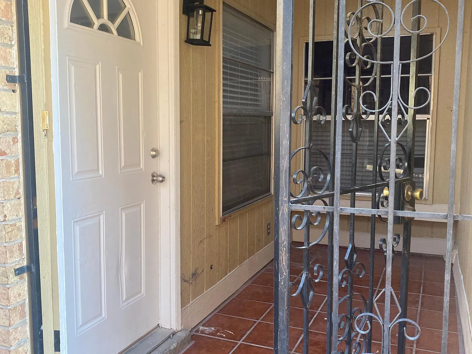 2 bed, 740 sqft, $1,100 — Photo 2