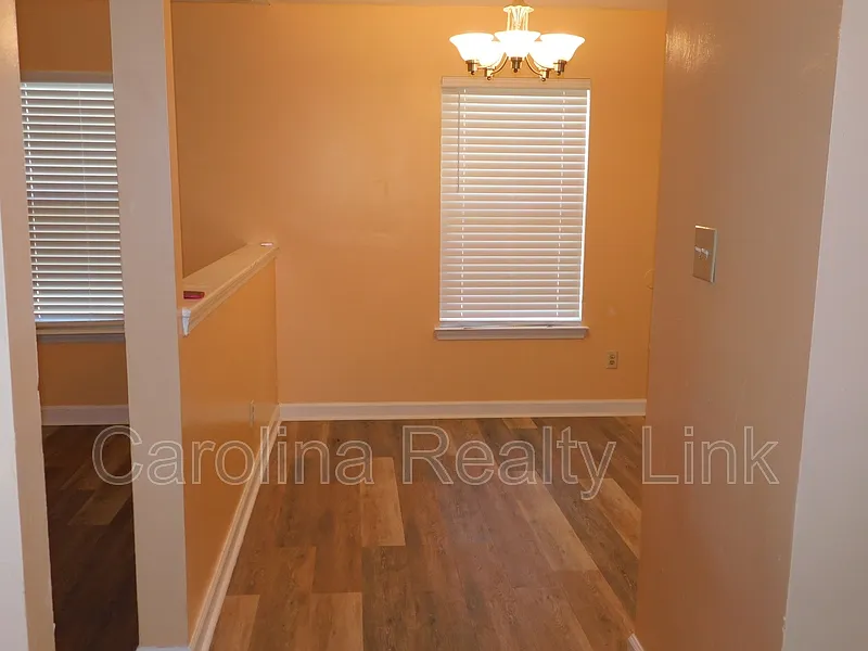 Northridge — Photo 2