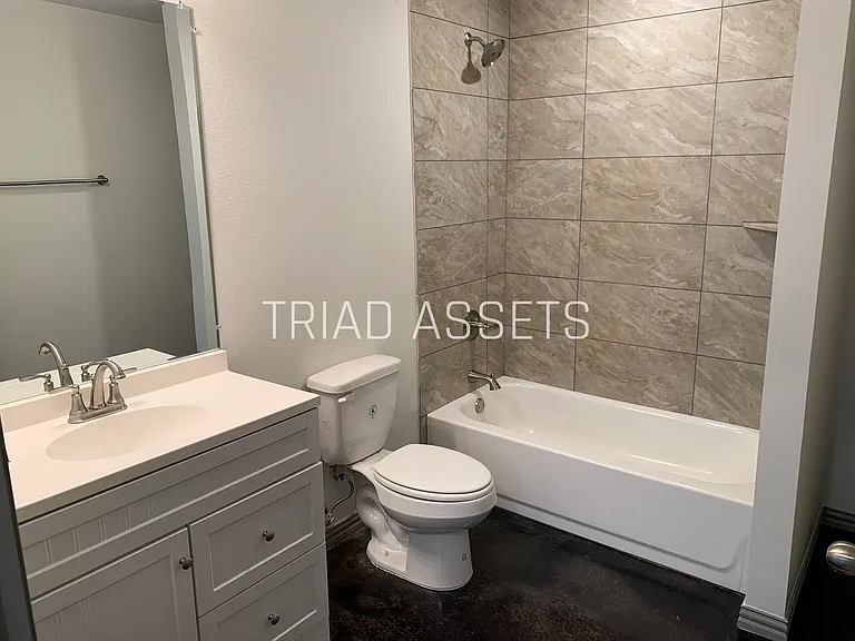 2220 J E Woody Rd — Photo 5