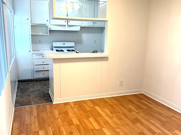 3rd image of 18300 Napa St APT M
