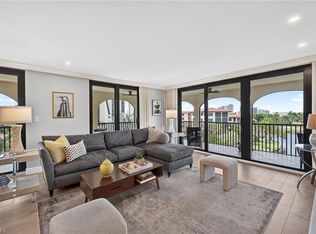 6020 Pelican Bay Blvd APT 402, Naples, FL 34108