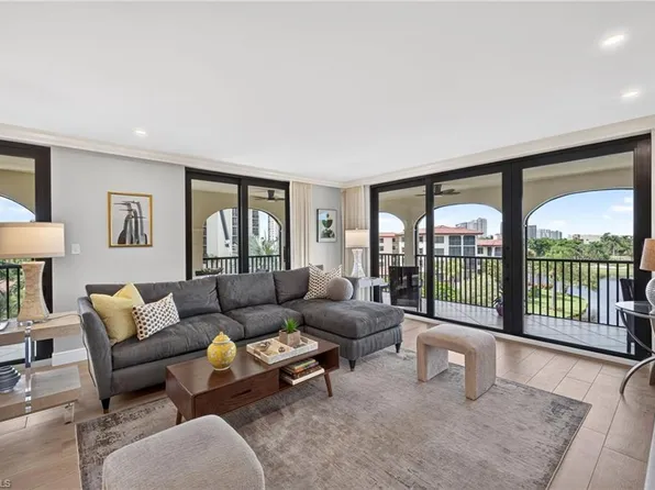 6020 Pelican Bay Blvd APT 402, Naples, FL 34108