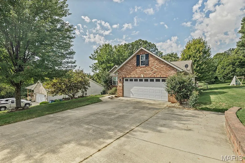 5 Brookwood Dr photo 1