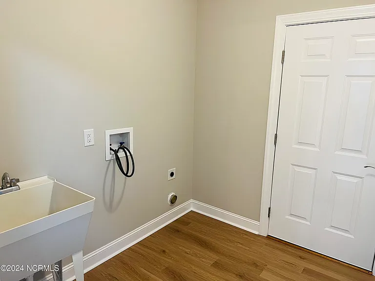 431 Branchwood Dr — Photo 23