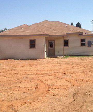 4th image of 805 E 14th St