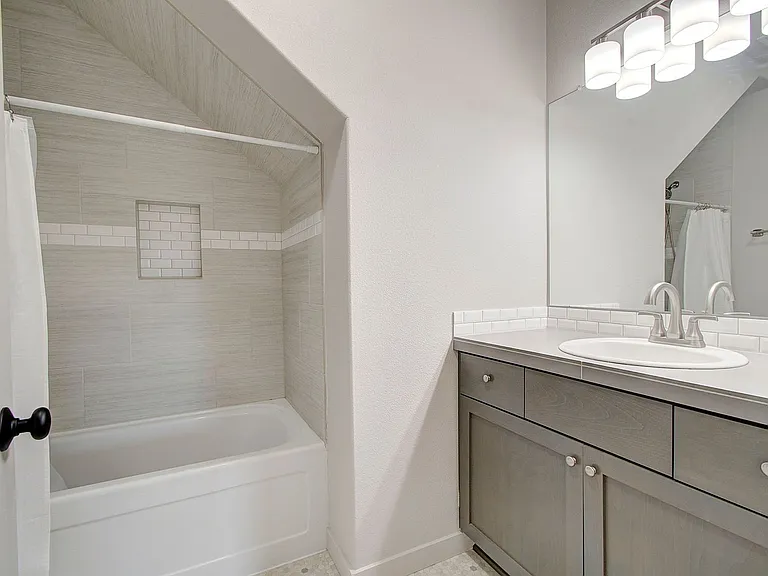 13000 NE 24th Cir — Photo 14